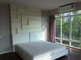 Beachfront Family Penthouse Hua Hin