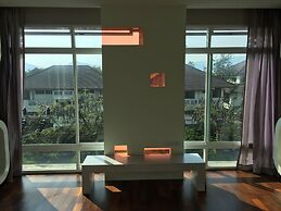 Beachfront Family Penthouse Hua Hin