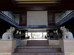 Beachfront Family Penthouse Hua Hin