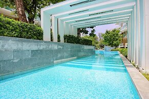 Hua Hin Luxury Beachfront Condo By Mon