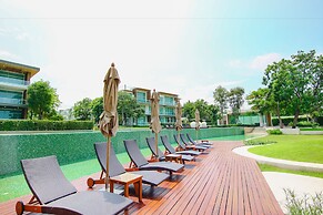 Hua Hin Luxury Beachfront Condo By Mon
