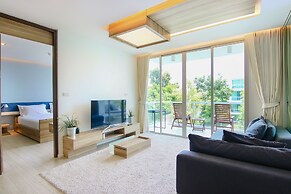 Hua Hin Luxury Beachfront Condo By Mon
