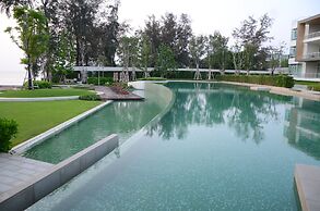 Hua Hin Luxury Beachfront Condo By Mon