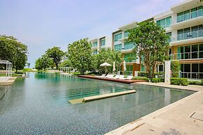 Hua Hin Luxury Beachfront Condo By Mon