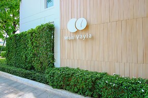 Hua Hin Luxury Beachfront Condo By Mon