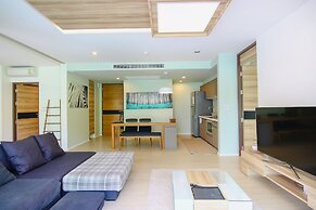 Hua Hin Luxury Beachfront Condo By Mon