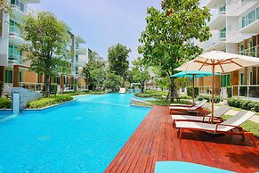 Hua Hin Luxury Beachfront Condo By Mon