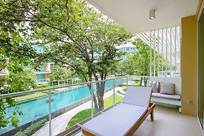 Hua Hin Luxury Beachfront Condo By Mon