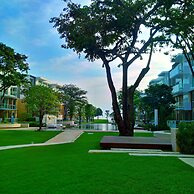 Hua Hin Luxury Beachfront Condo By Mon