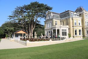 Orange Grove Hotel & Gardens