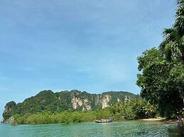 Diamond Beach Resort