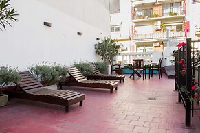 Voyage Recoleta Hostel