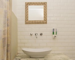 Voyage Recoleta Hostel