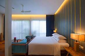 Solitaire Kamreuk Resort