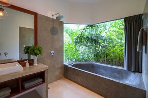 Solitaire Kamreuk Resort