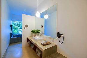 Solitaire Kamreuk Resort