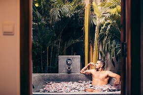 Solitaire Kamreuk Resort