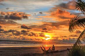 Las Lajas Beach Resort