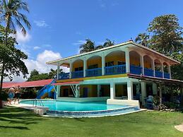 Las Lajas Beach Resort