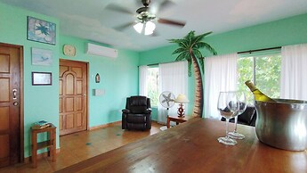 Las Lajas Beach Resort