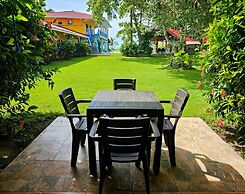 Las Lajas Beach Resort