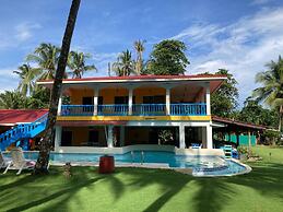 Las Lajas Beach Resort