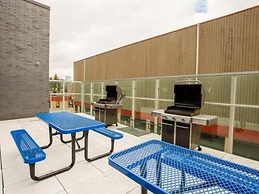 Residence & Conference Centre - Toronto Downtown - George Brown Colleg