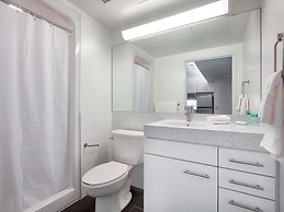 Residence & Conference Centre - Toronto Downtown - George Brown Colleg