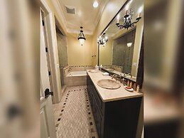 Villa Arden Hills