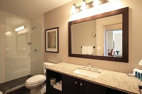 Grand Suites Grand Okanagan by KelownaGo