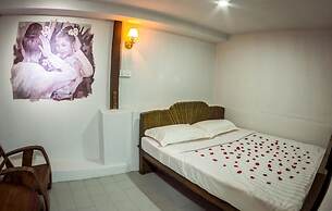 Shwe Yo Vintage Hostel