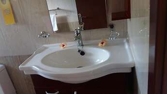 Lone Self Catering Apartment