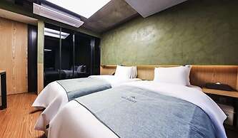 Jamsil Delight Hotel