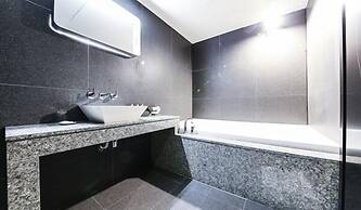 Jamsil Delight Hotel