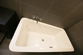 Jamsil Delight Hotel