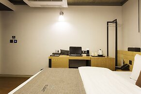 Jamsil Delight Hotel