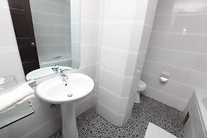 The Hotel Emperor Inle