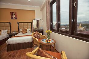 The Hotel Emperor Inle