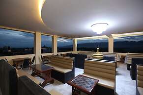 The Hotel Emperor Inle