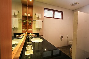 Hotel Ombak Paradise