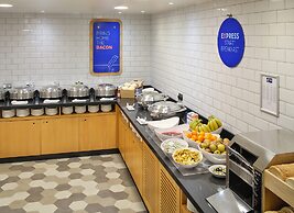 Holiday Inn Express Birmingham - City Centre by IHG