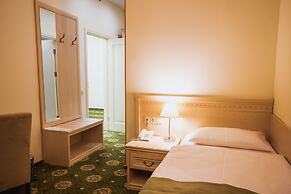 Hotel Starosadskiy