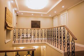 Hotel Starosadskiy