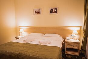 Hotel Starosadskiy
