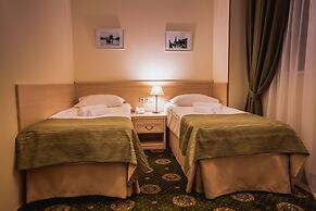 Hotel Starosadskiy