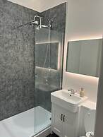 Harmondsworth Hall Guest House Heathrow