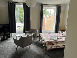 Harmondsworth Hall Guest House Heathrow