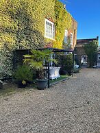 Harmondsworth Hall Guest House Heathrow