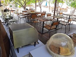 Mola2 Resort Gili Air