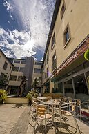 The Courtyard Apartments